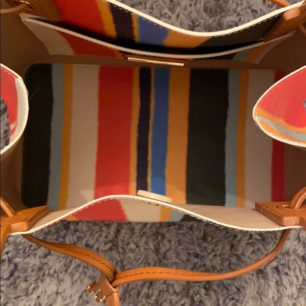 SOLD!!! 🔥NWOT🔥 Tory Burch Purse - Picture 2 of 4